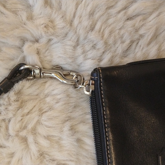Coach wristlet. - Picture 3 of 6